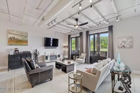 Living - 145 Republic St #321, Madison, MS 39110 photo 1 of 4
