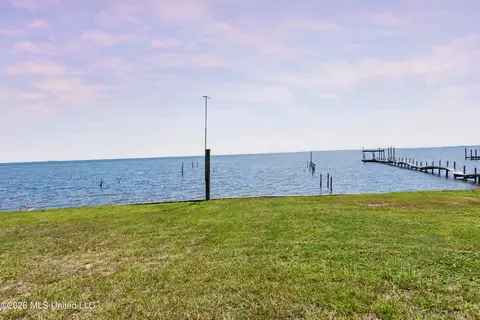 5213 E Belle Fontaine Rd, Ocean Springs, MS 39564