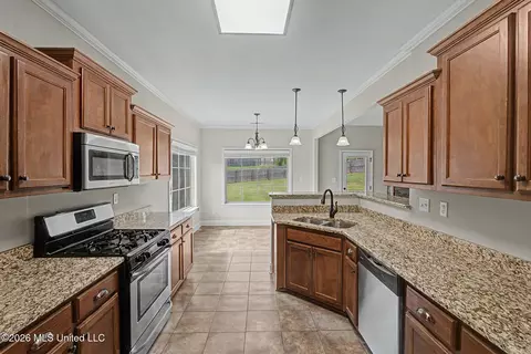 Kitchen - 1316 Heritage Dr, Hernando, MS 38632 photo 1 of 1