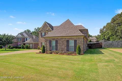 Exterior - 1316 Heritage Dr, Hernando, MS 38632 photo 5 of 6