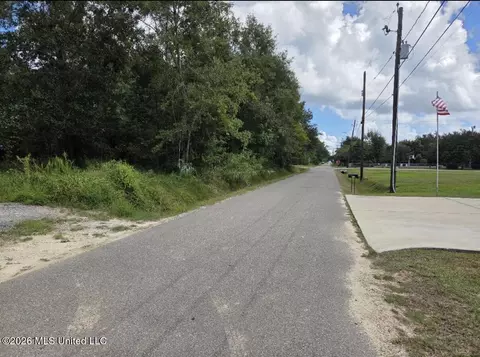 303 Julia St, Bay Saint Louis, MS 39520
