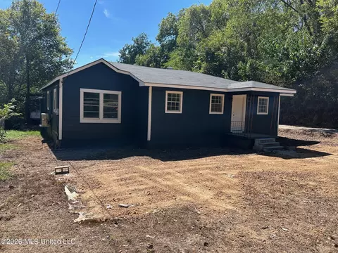64 Providence Rd #A, Natchez, MS 39120