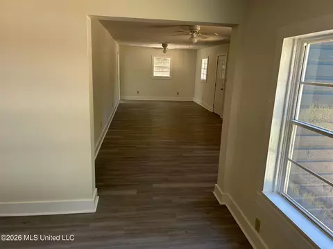 Living - 64 Providence Rd #A, Natchez, MS 39120 photo 1 of 2