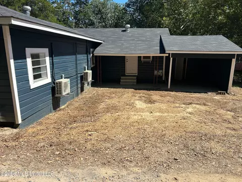 Exterior - 64 Providence Rd #A, Natchez, MS 39120 photo 2 of 3