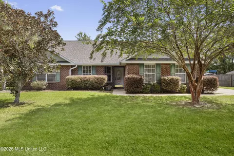 1622 Lori Dr, Ocean Springs, MS 39564