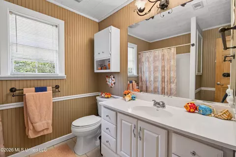 Bath - 1713 Deer Ln, Lucedale, MS 39452 photo 1 of 3