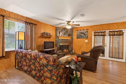 Living - 1713 Deer Ln, Lucedale, MS 39452 photo 2 of 2