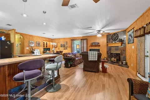 Living - 1713 Deer Ln, Lucedale, MS 39452 photo 1 of 2