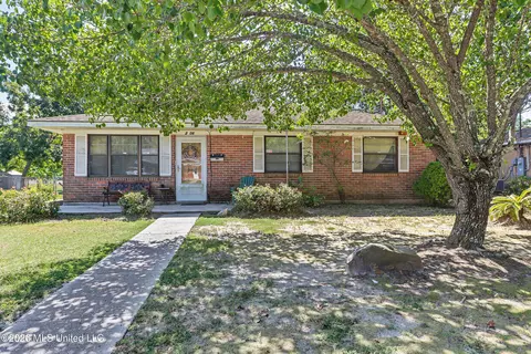 2006 Collins Blvd, Gulfport, MS 39507