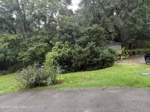 3521 Woodsview Dr, D'iberville, MS 39540