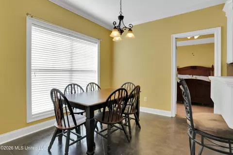 Dining - 2159 Crossbridge Blvd, Byram, MS 39272 photo 2 of 2