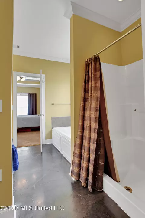 Bath - 2159 Crossbridge Blvd, Byram, MS 39272 photo 1 of 4