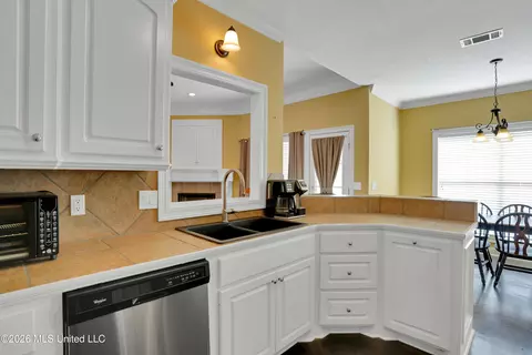 Kitchen - 2159 Crossbridge Blvd, Byram, MS 39272 photo 2 of 3