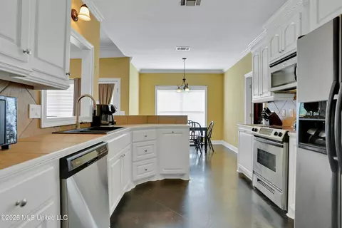 Kitchen - 2159 Crossbridge Blvd, Byram, MS 39272 photo 1 of 3