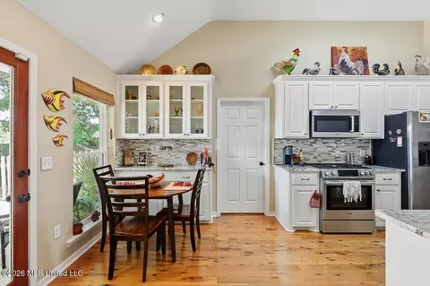 Kitchen - 433 Westport Way, Flowood, MS 39232 photo 1 of 4