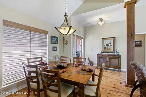 Dining - 433 Westport Way, Flowood, MS 39232 photo 2 of 2