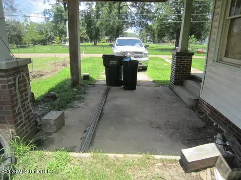 Exterior - 252 E Academy St, Canton, MS 39046 photo 1 of 1