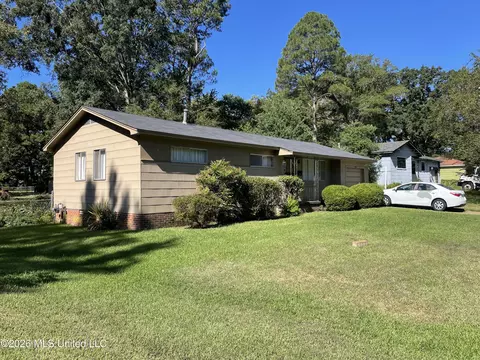 5723 Angle St, Jackson, MS 39206