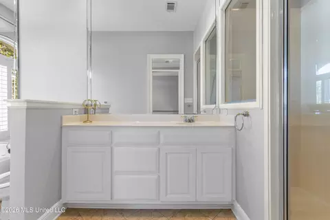 Bath - 1478 Beach Blvd #A, Biloxi, MS 39530 photo 1 of 8