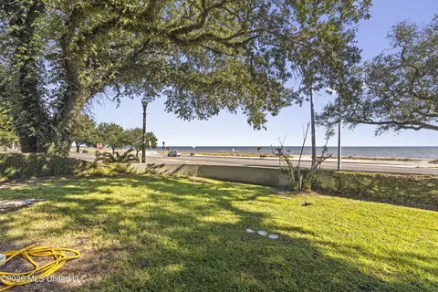 View/Area - 1478 Beach Blvd #A, Biloxi, MS 39530 photo 5 of 10