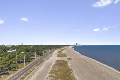 View/Area - 1478 Beach Blvd #A, Biloxi, MS 39530 photo 8 of 10