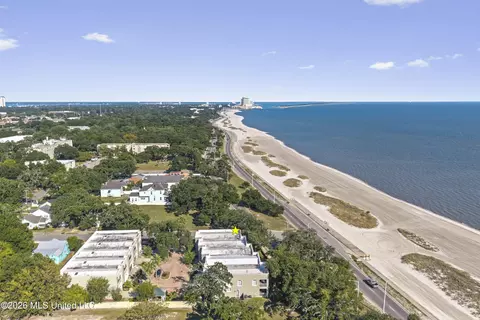 View/Area - 1478 Beach Blvd #A, Biloxi, MS 39530 photo 2 of 10