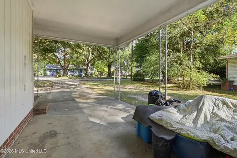 Exterior - 2968 N 5th Ave, Laurel, MS 39440 photo 3 of 6