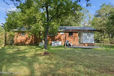 Exterior - 2968 N 5th Ave, Laurel, MS 39440 photo 2 of 6