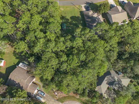 8410 Amoka Ct, Diamondhead, MS 39525 photo 3