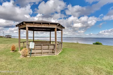 View/Area - 1022 Windrose Dr, Brandon, MS 39047 photo 2 of 3