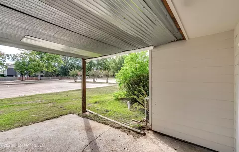 Exterior - 1022 Windrose Dr, Brandon, MS 39047 photo 8 of 15