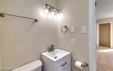 Bath - 1022 Windrose Dr, Brandon, MS 39047 photo 4 of 5