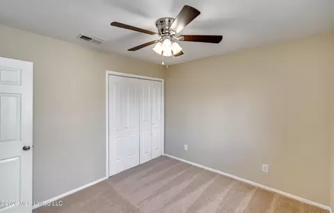 Bedroom - 1022 Windrose Dr, Brandon, MS 39047 photo 3 of 15