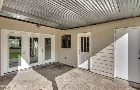 Exterior - 1022 Windrose Dr, Brandon, MS 39047 photo 9 of 15