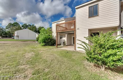 Exterior - 1022 Windrose Dr, Brandon, MS 39047 photo 14 of 15