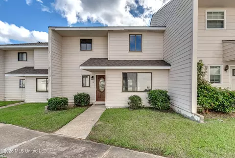 1022 Windrose Dr, Brandon, MS 39047