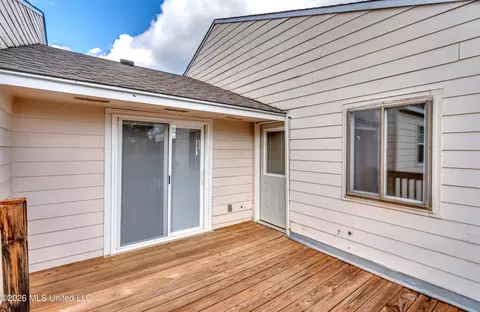 Exterior - 1022 Windrose Dr, Brandon, MS 39047 photo 6 of 15