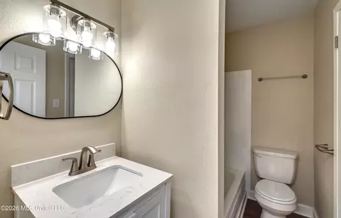 Bath - 1022 Windrose Dr, Brandon, MS 39047 photo 2 of 5