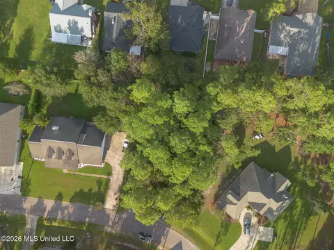 8424 Amoka Pl, Diamondhead, MS 39525 photo 2