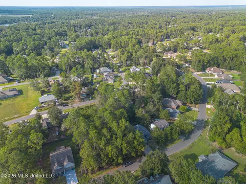 7446 Ieke Dr, Diamondhead, MS 39525 photo 9