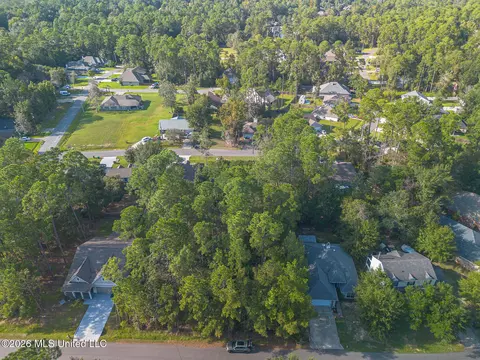 7446 Ieke Dr, Diamondhead, MS 39525 photo 8