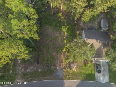 10997 Ala Moana St, Diamondhead, MS 39525