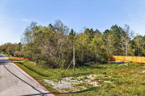 222 Pine Ridge Dr, Waveland, MS 39576