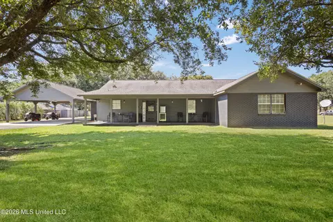 115 Krystal Ln, Lucedale, MS 39452