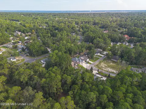 9488 Op La Way, Diamondhead, MS 39525 photo 8