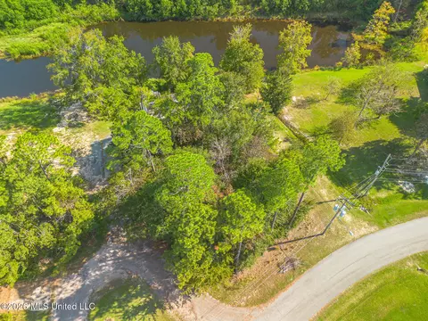 570 Anoai Ct, Diamondhead, MS 39525 photo 6