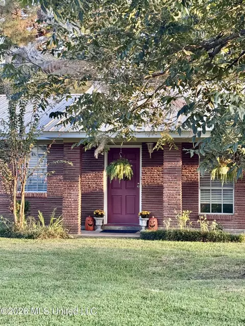 Exterior - 110 Mcgregor Way, Natchez, MS 39120 photo 3 of 8