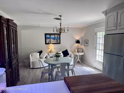 Dining - 110 Mcgregor Way, Natchez, MS 39120 photo 3 of 10