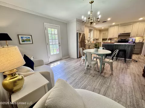 Dining - 110 Mcgregor Way, Natchez, MS 39120 photo 9 of 10