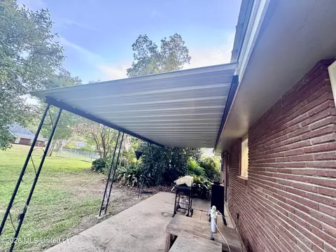 Exterior - 110 Mcgregor Way, Natchez, MS 39120 photo 6 of 8
